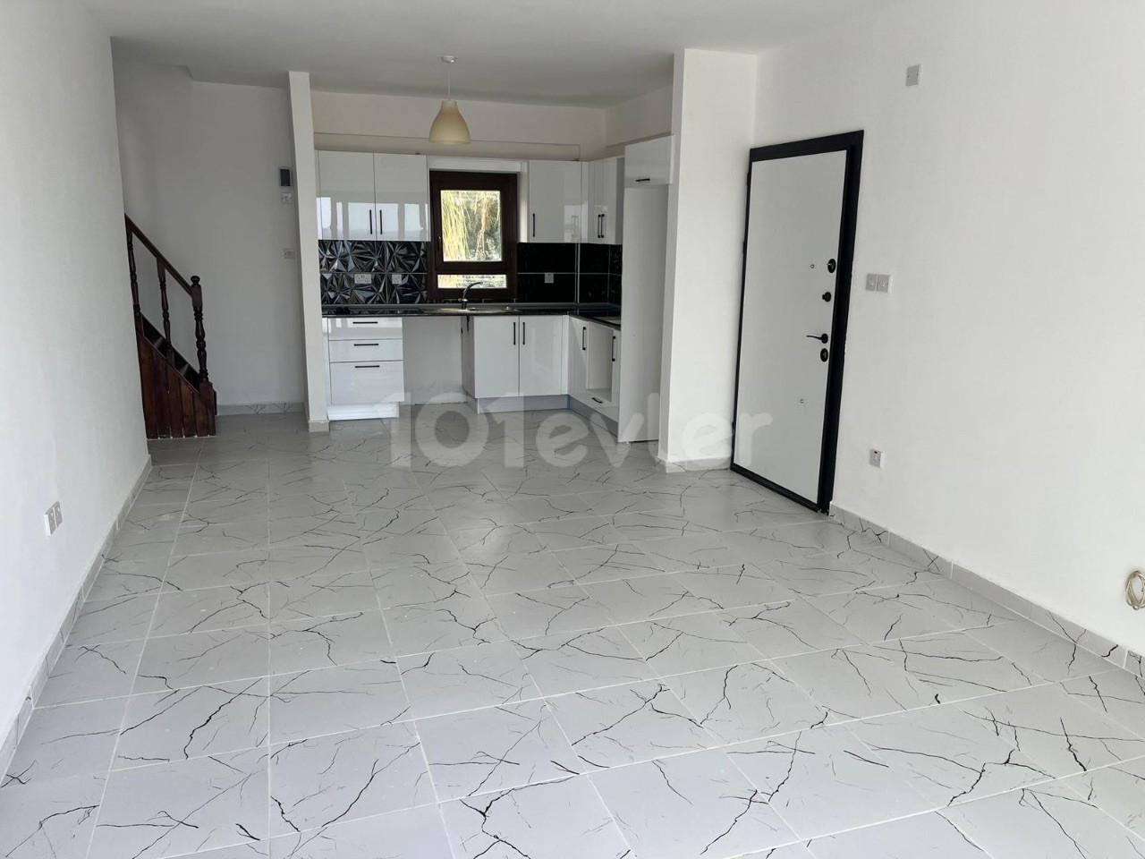 3+1 Duplex Flat for Sale in a Site with Pool in Alsancak, Kyrenia