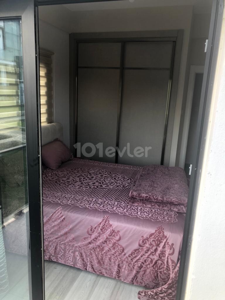 Luxuriöse möblierte Wohnung zum Verkauf auf einem Grundstück mit Pool in Kyrenia/Alsancak