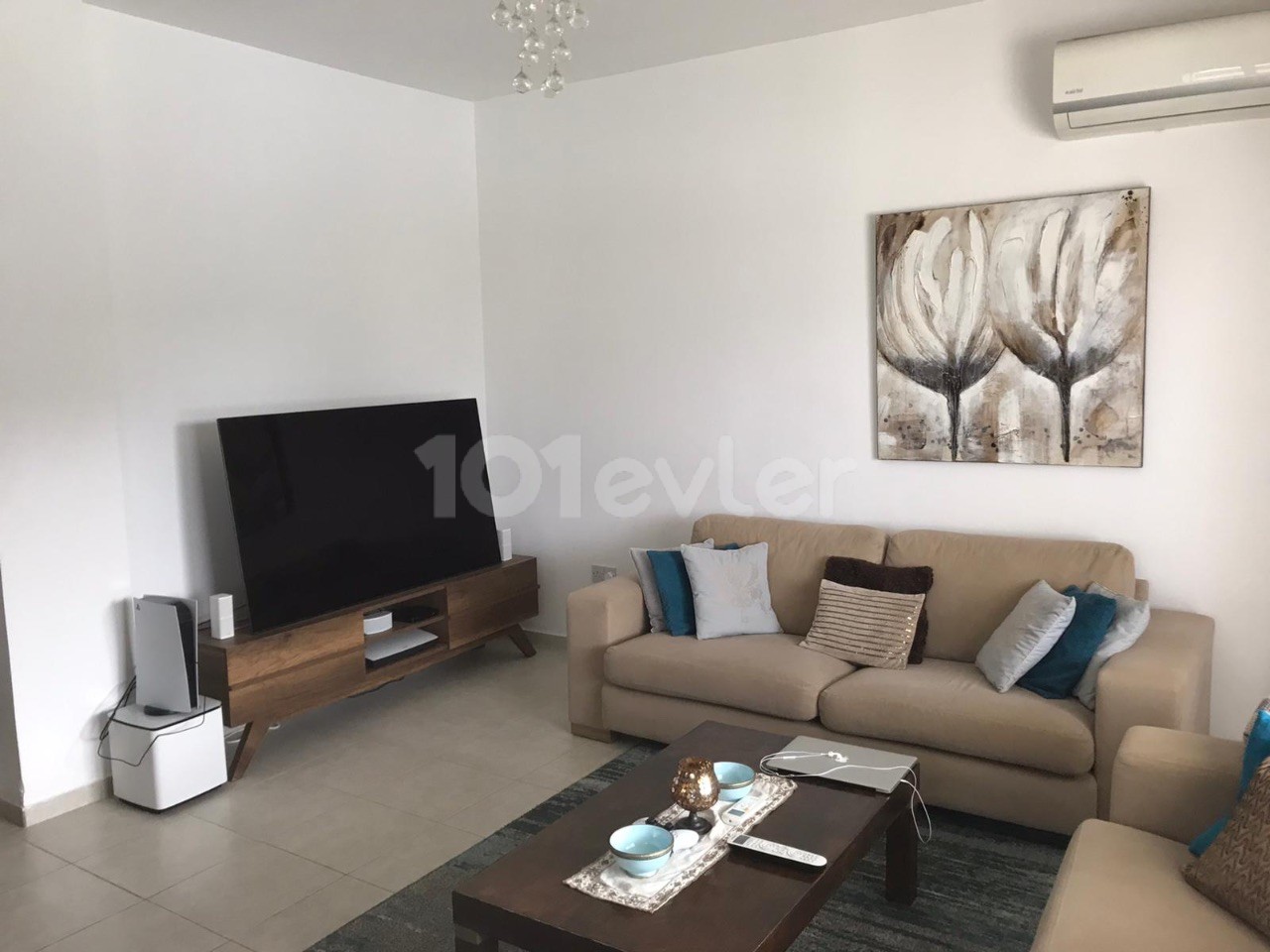 Girne/Alsancak'ta Satılık 3+1 Villa