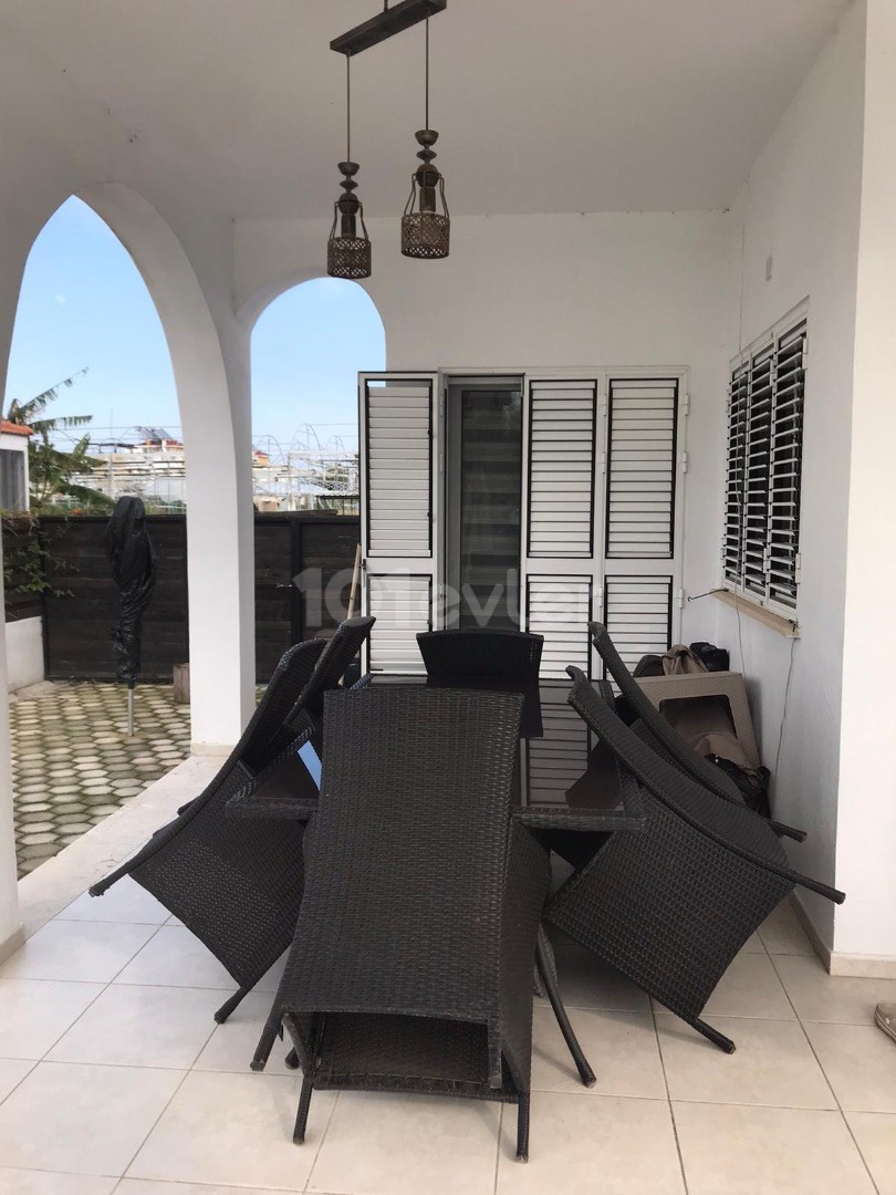 Girne/Alsancak'ta Satılık 3+1 Villa