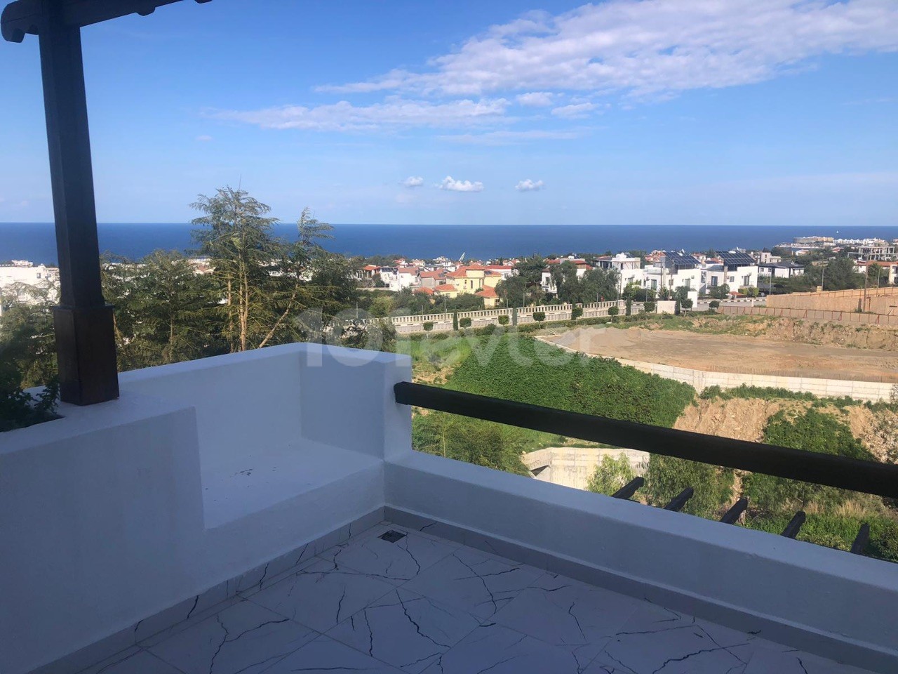 3+1 Flat for Sale in Kyrenia/Alsancak