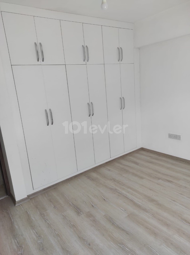 Girne Merkez’de Kiralık Eşyasız Daire