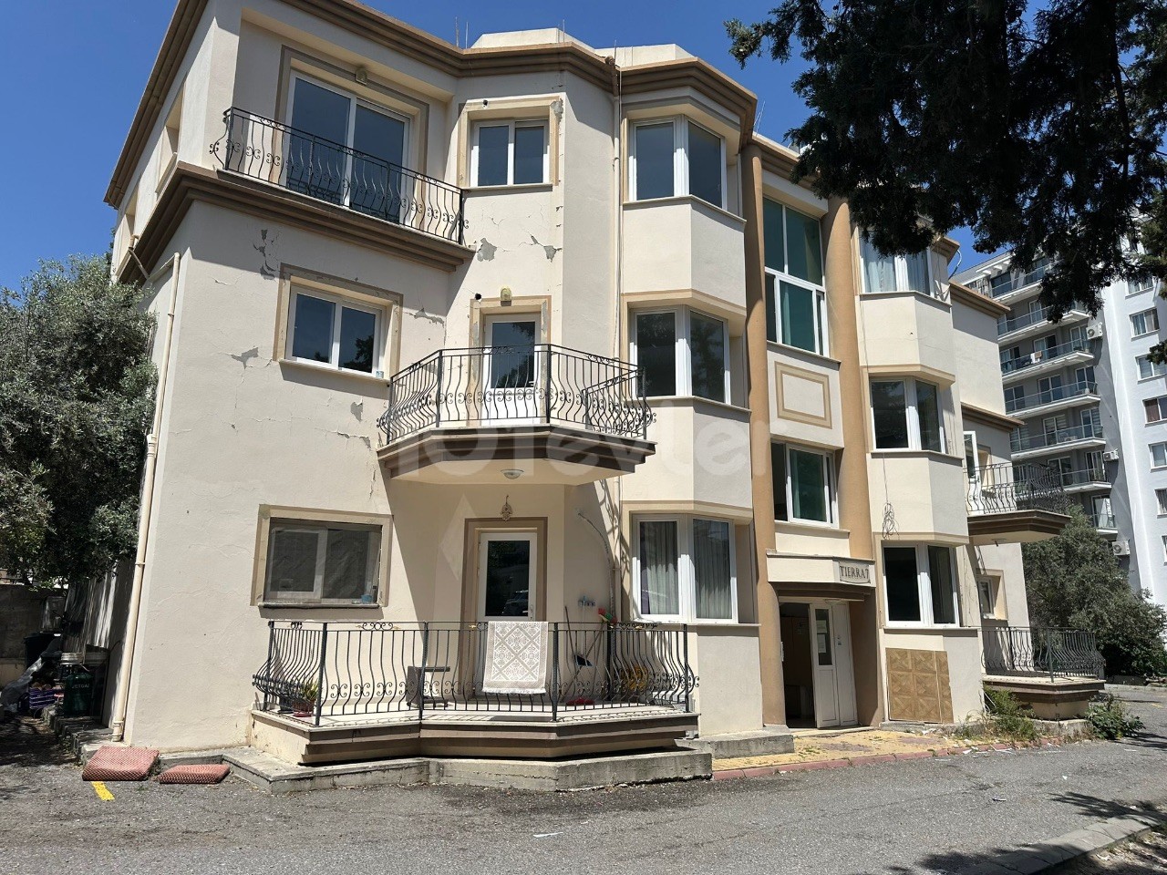 Turkish Made 2+1 Flat for Sale in Kyrenia Center