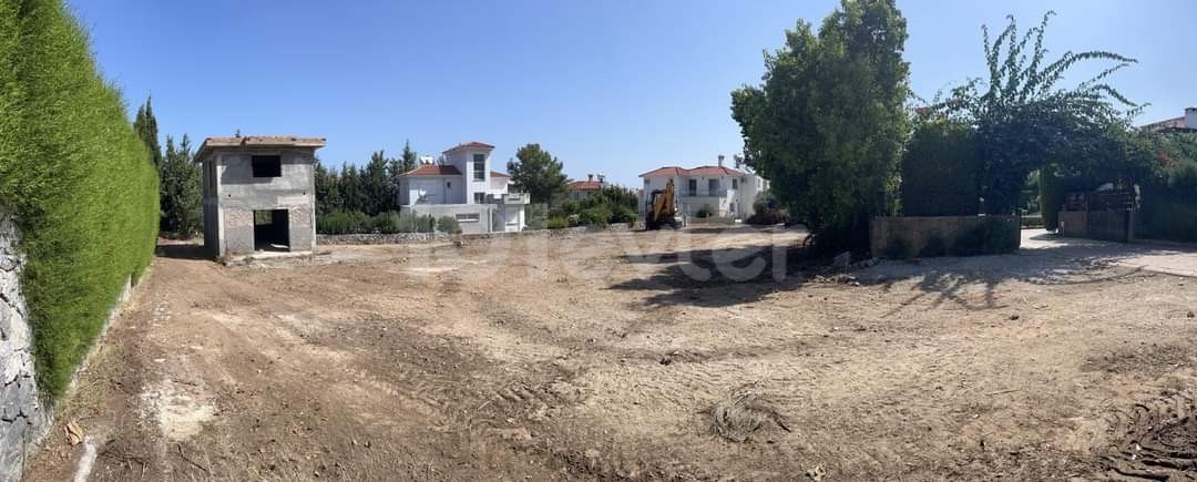 Girne'de Alsancak Milli Park Civarında Satılık Arsa