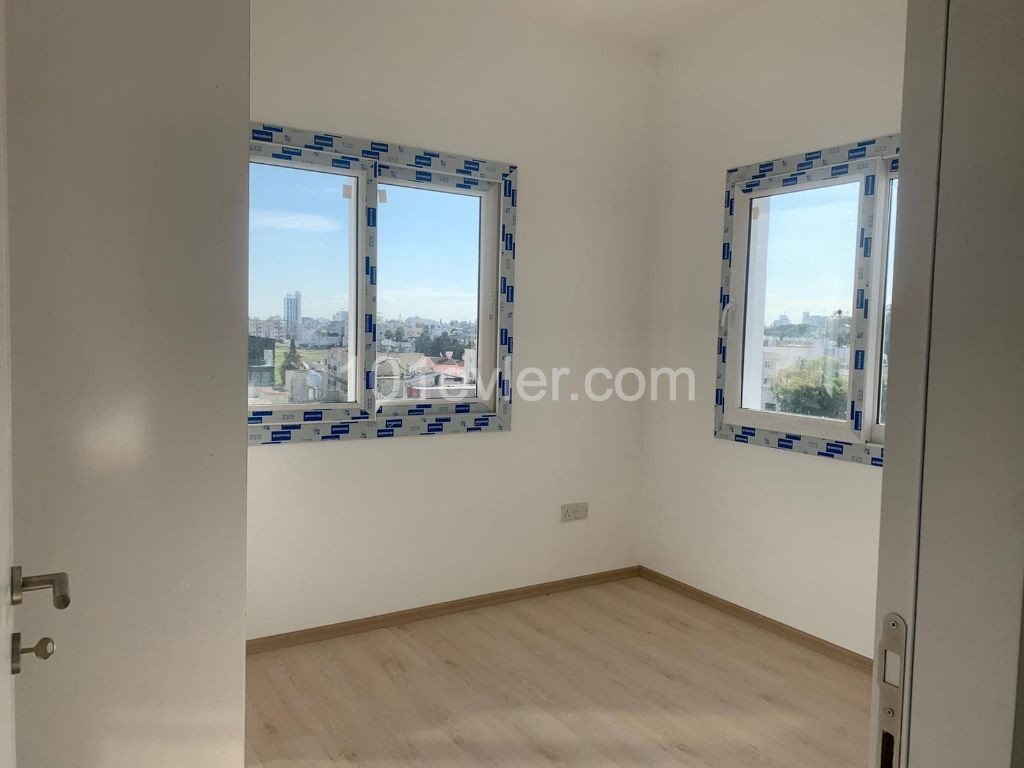 LEFKOŞA KAYMAKLI' DA SATILIK 2+1  PENTHOUSE DAİRE