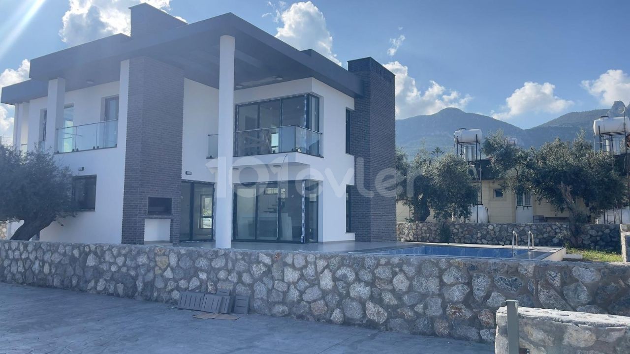 Ultra Luxury Ready to Deliver 4+1 Villa with Mountain and Sea Views in Zeytinlik, Kyrenia