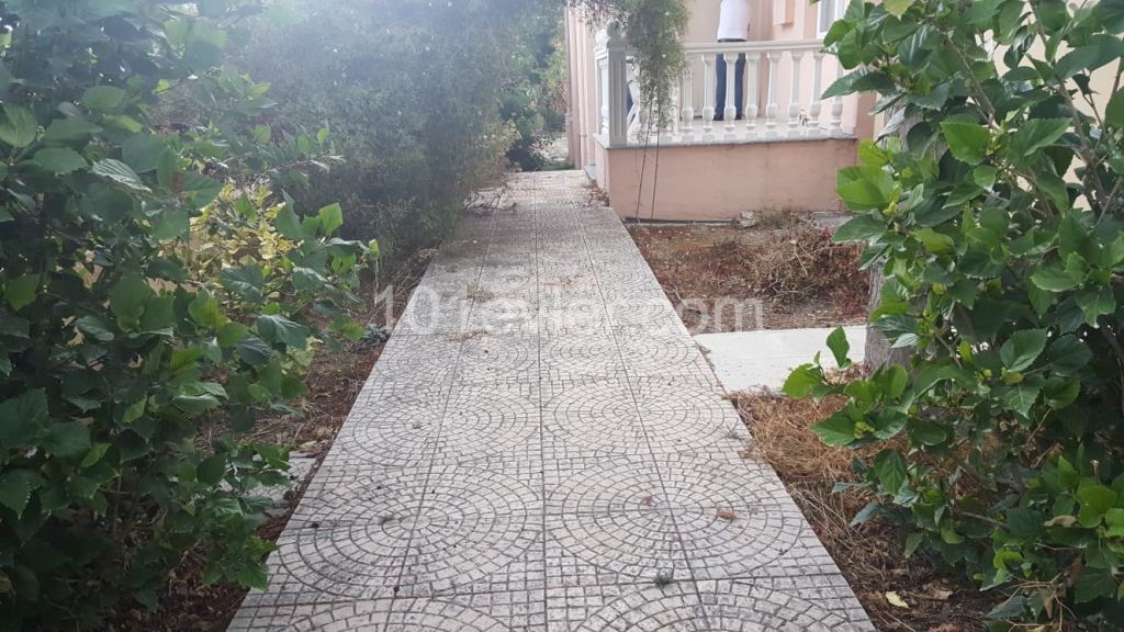 Detached House To Rent in Karaoğlanoğlu, Kyrenia