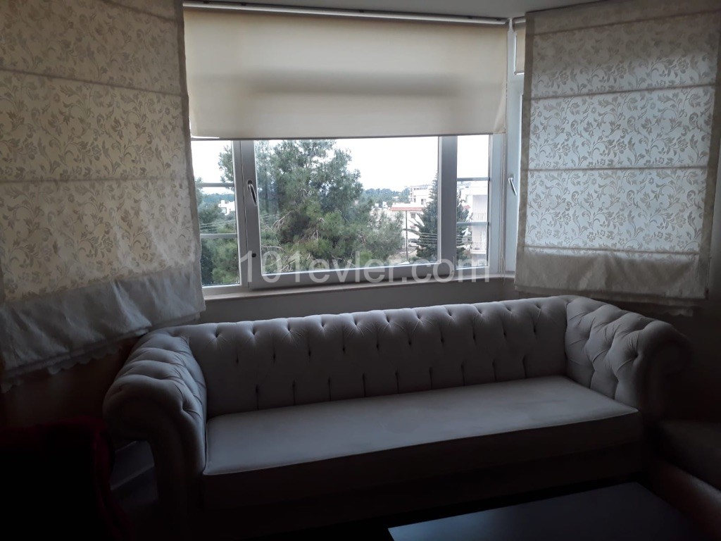 Penthouse To Rent in Aşağı Girne, Kyrenia