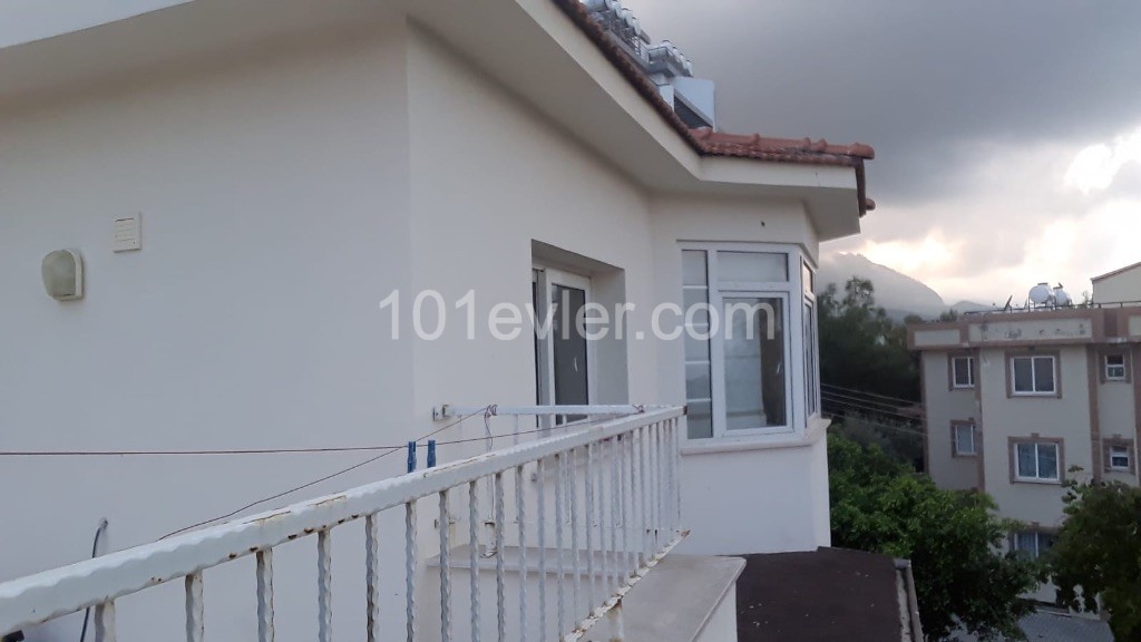 Penthouse Mieten in Aşağı Girne, Kyrenia