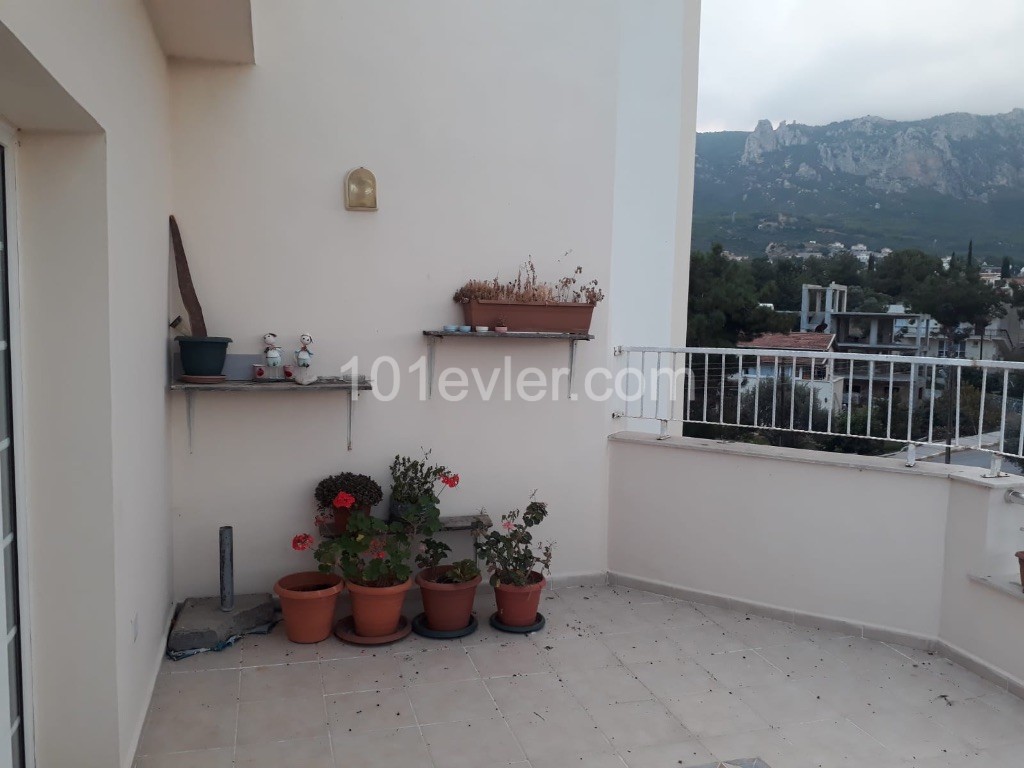Penthouse To Rent in Aşağı Girne, Kyrenia