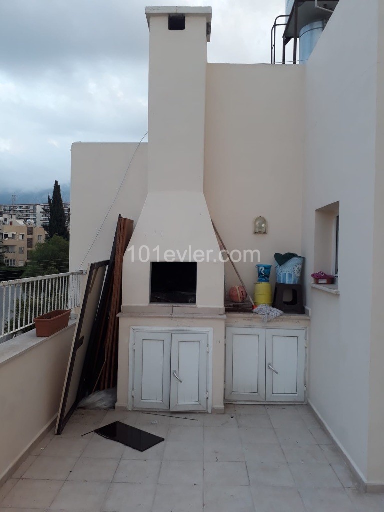 Penthouse To Rent in Aşağı Girne, Kyrenia