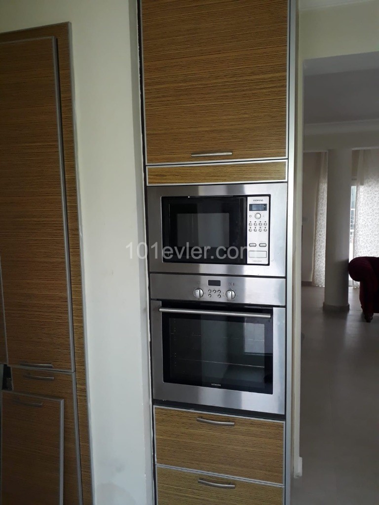 Penthouse Mieten in Aşağı Girne, Kyrenia