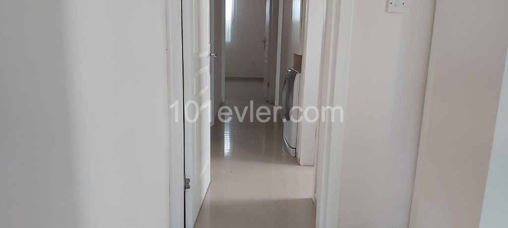 Flat To Rent in Alsancak, Kyrenia