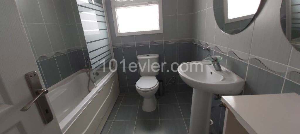 Flat To Rent in Alsancak, Kyrenia