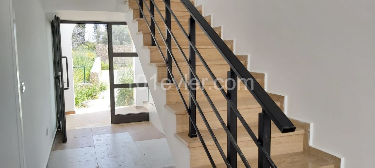 Flat To Rent in Zeytinlik, Kyrenia