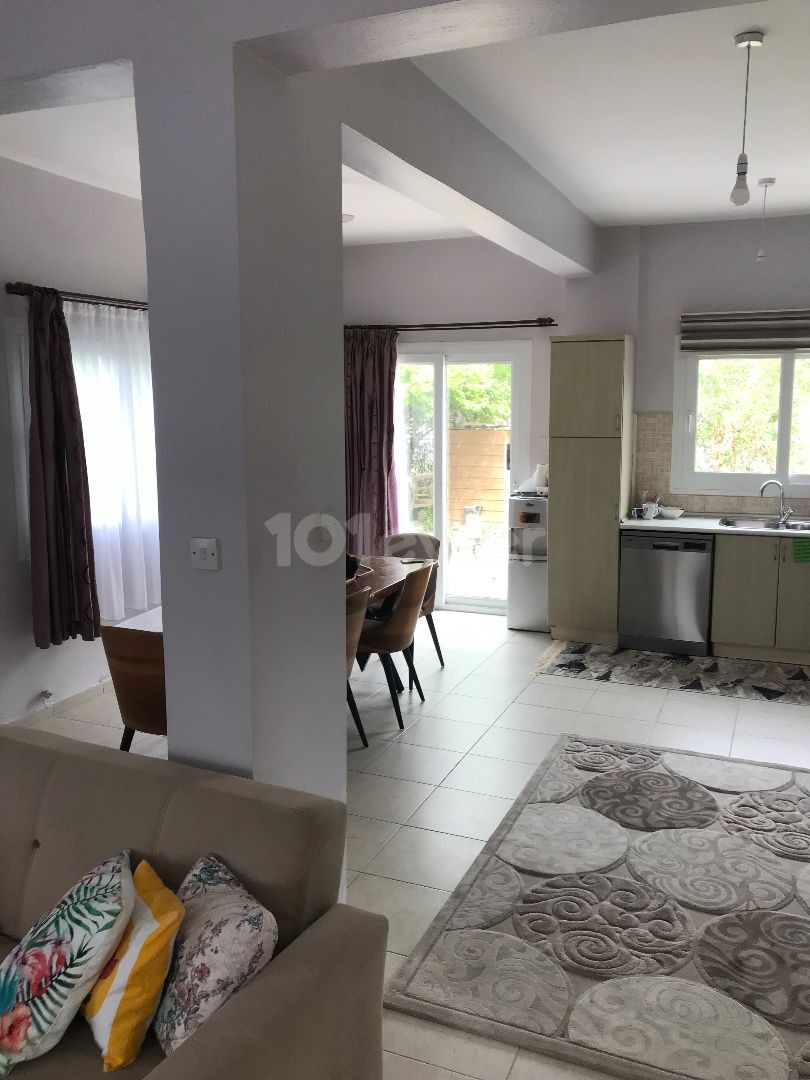 Kyrenia Catalkoy ozel 3 + 1 Villa ** 