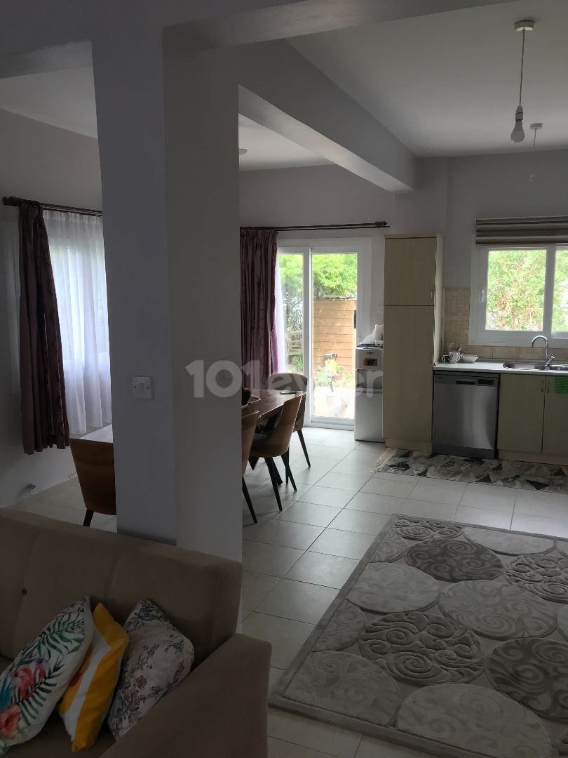 Kyrenia Catalkoy ozel 3 + 1 Villa ** 