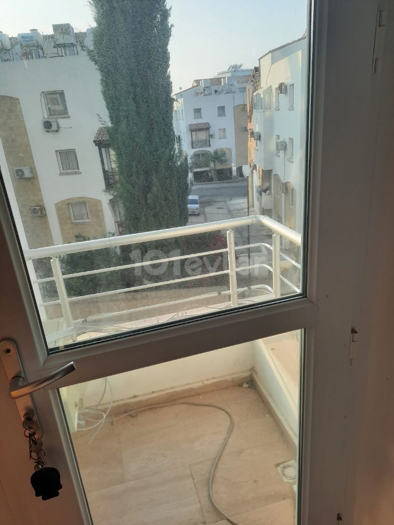 GİRNE MERKEZDE SATILIK 2+1 DAİRE