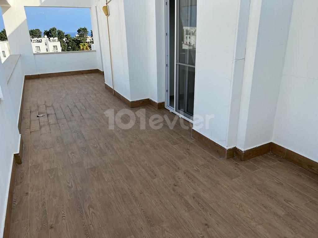 2 + 1 PENTHOUSE APARTMENT IN THE CENTER OF KYRENIA ** 