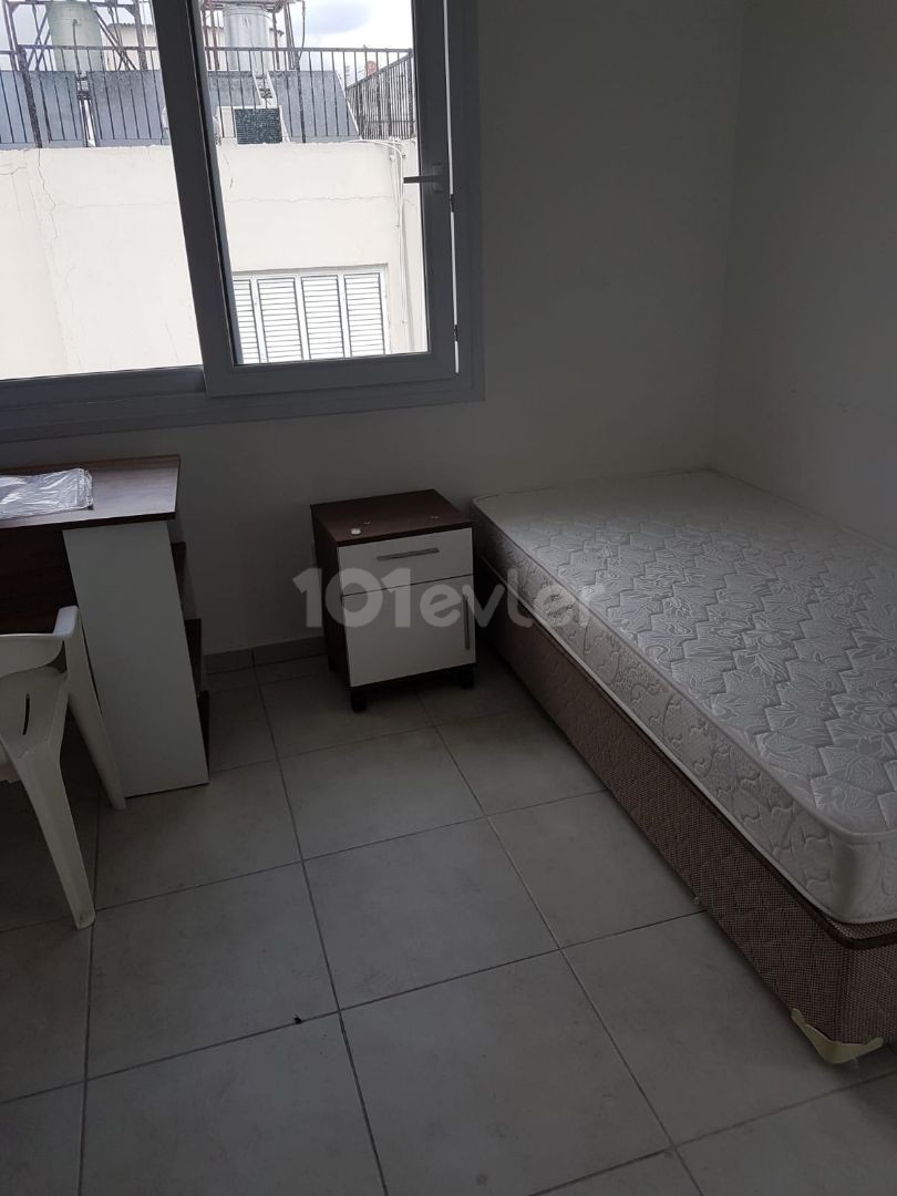 LEFKOŞA &YENİŞEHİR 'DE  2+1 ,EŞYALI KİRALIK DAİRE