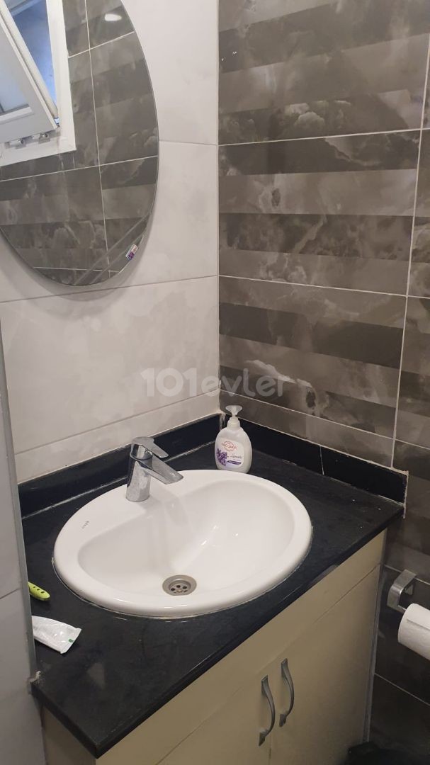 GİRNE MERKEZ DE 2+1 EŞYALI,ŞIK MASRAFSUZ,SATILIK DAİRE