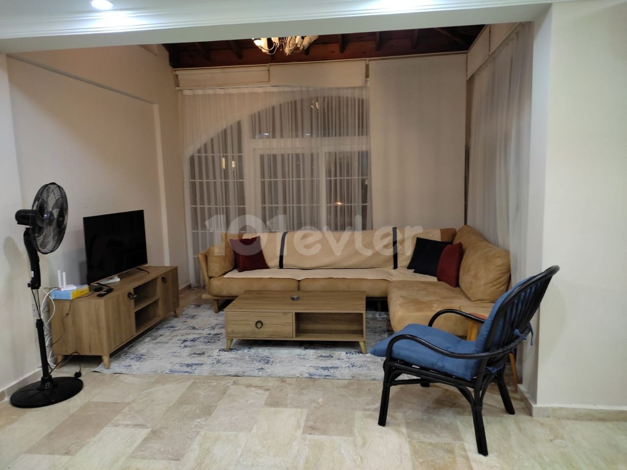 2+1 FURNISHED, STYLISH FLAT FOR SALE IN KYRENIA CENTER