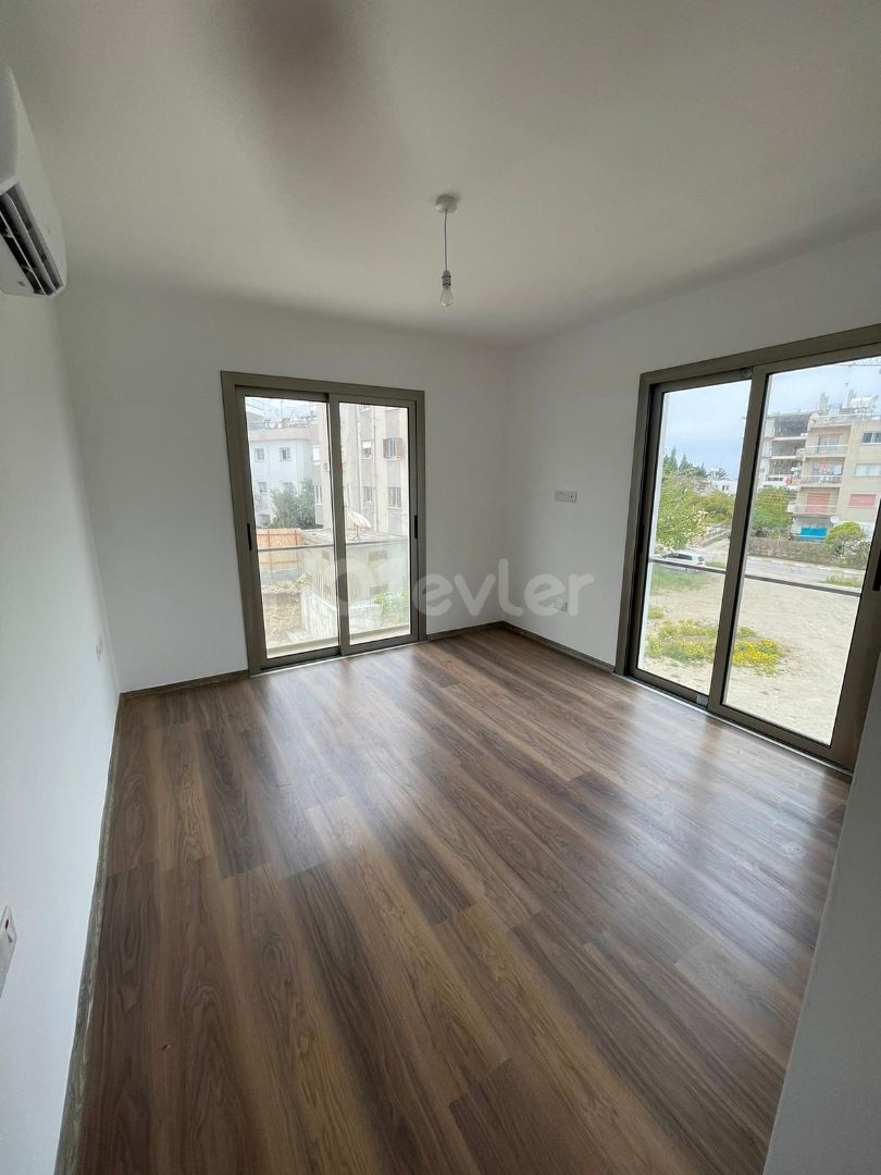 GİRNE MERKEZDE GENİŞ 2+1 DAİRE