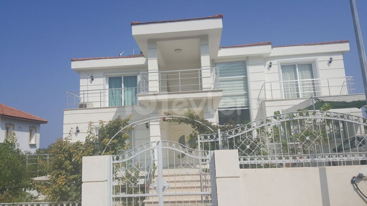 VILLA MIT MEERBLICK ZU VERKAUFEN IN DER REGION ZEYTINLIK-EDREMIT IN KYRENIA