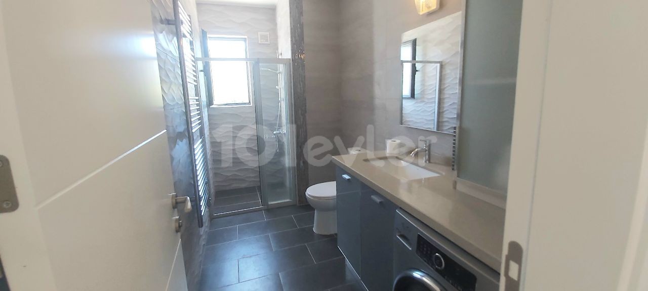  GİRNE MERKEZ DE  LÜKS KİRALİK PENTHOUSE DAİRE 