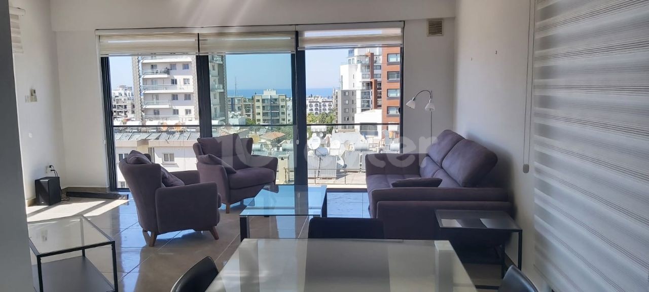  GİRNE MERKEZ DE  LÜKS KİRALİK PENTHOUSE DAİRE 