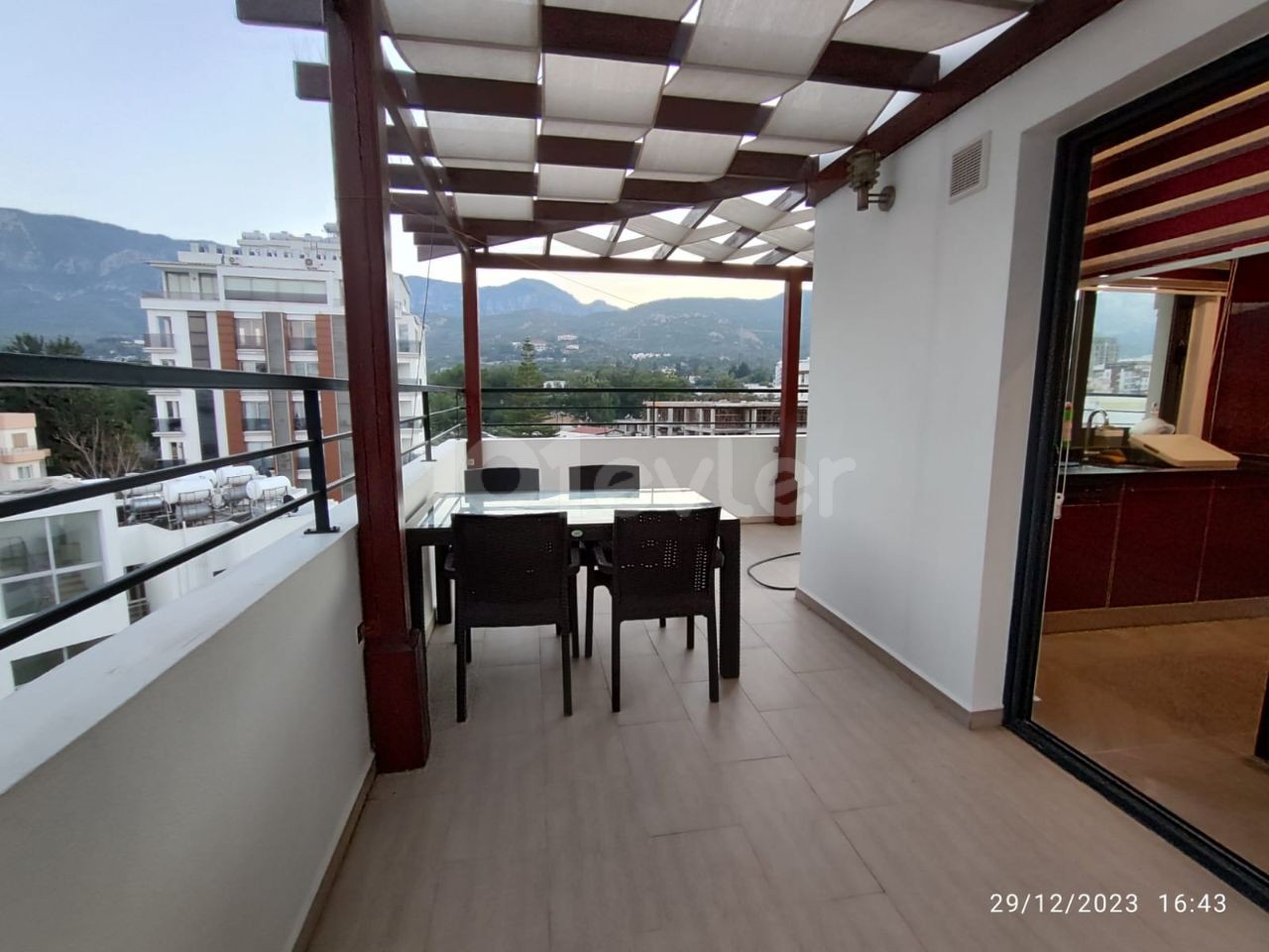  GİRNE MERKEZ DE  LÜKS KİRALİK PENTHOUSE DAİRE 