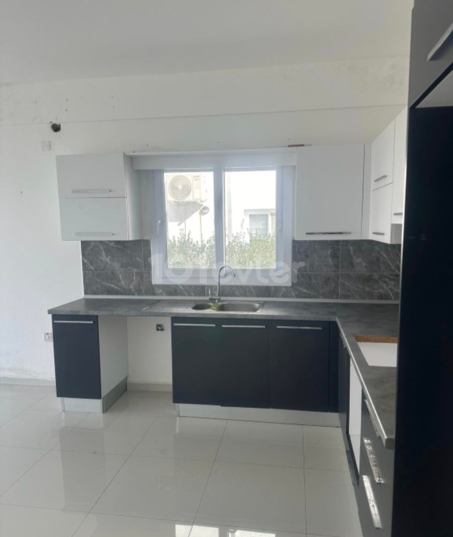 2+1 UNFURNISHED FLAT FOR RENT IN GIRNE ALSANCAK AREA