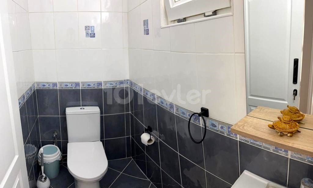 3+1 FLAT FOR SALE IN KYRENIA CENTER NEAR THE MAIN STREET WITHOUT EXPENSES