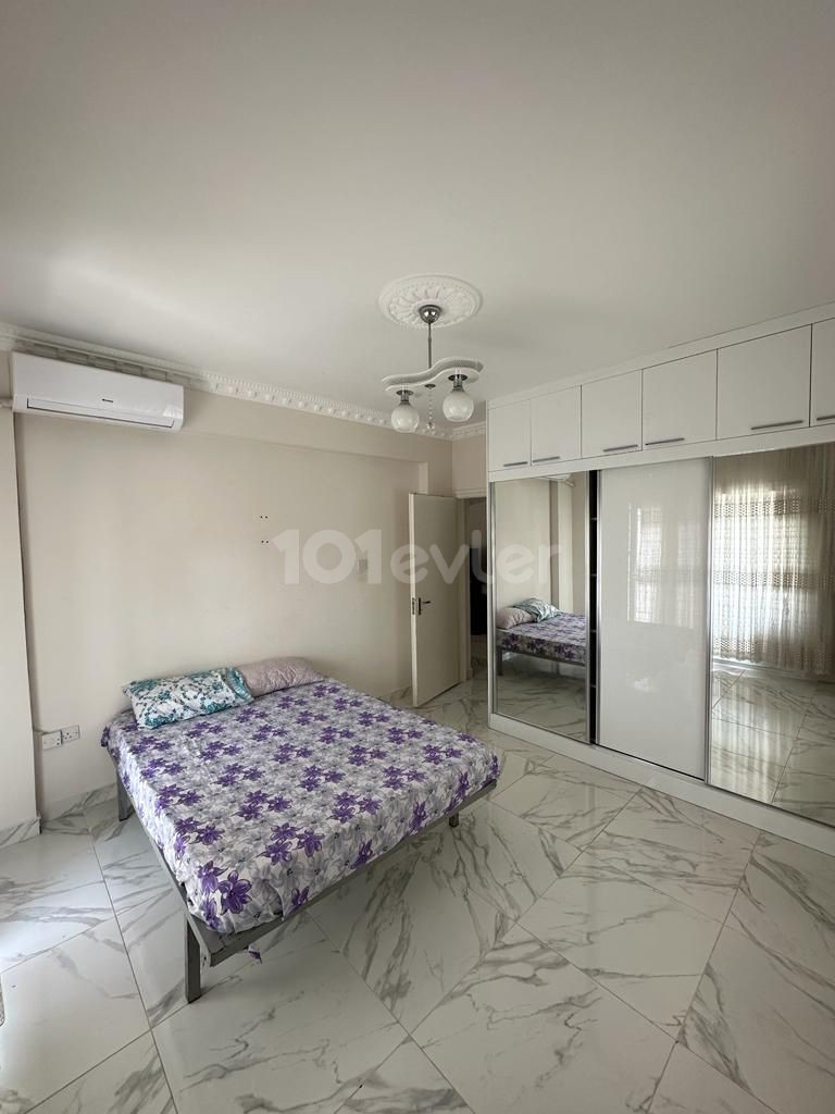 LARGE FLAT FOR RENT IN KYRENIA CENTER, 1 MIN WALKING DISTANCE TO THE OLD PORT