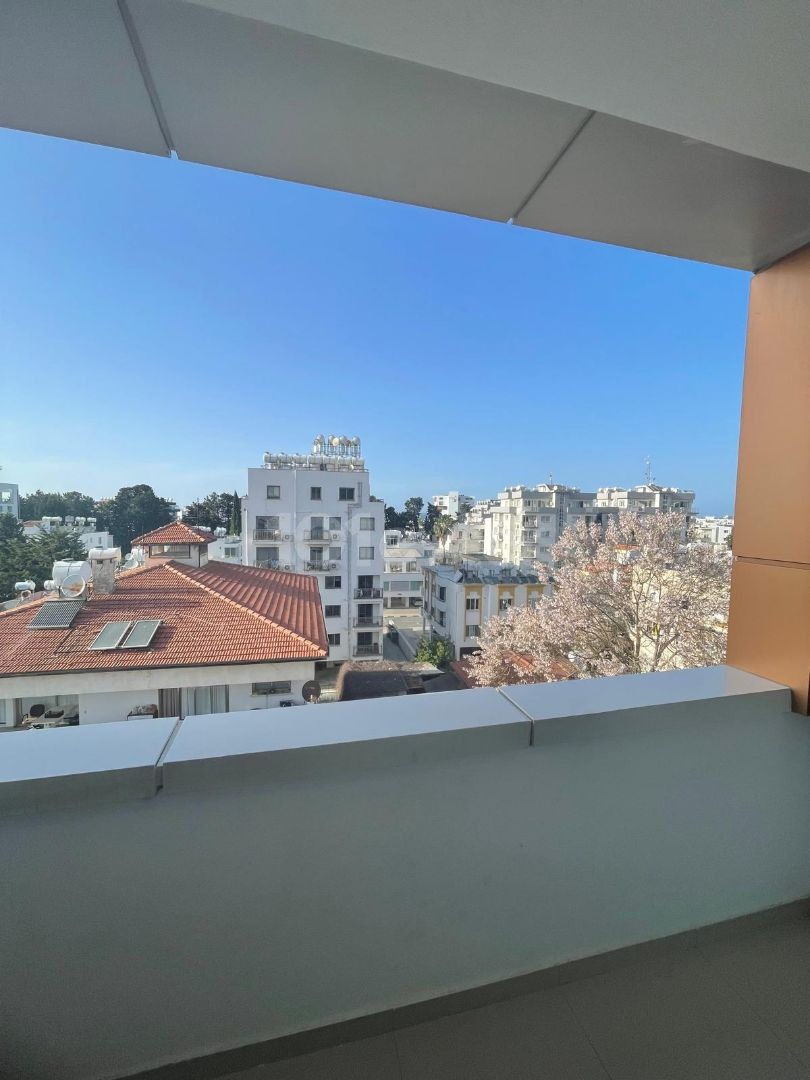 2+1 WOHNUNG ZU VERMIETEN IM KYRENIA CENTER