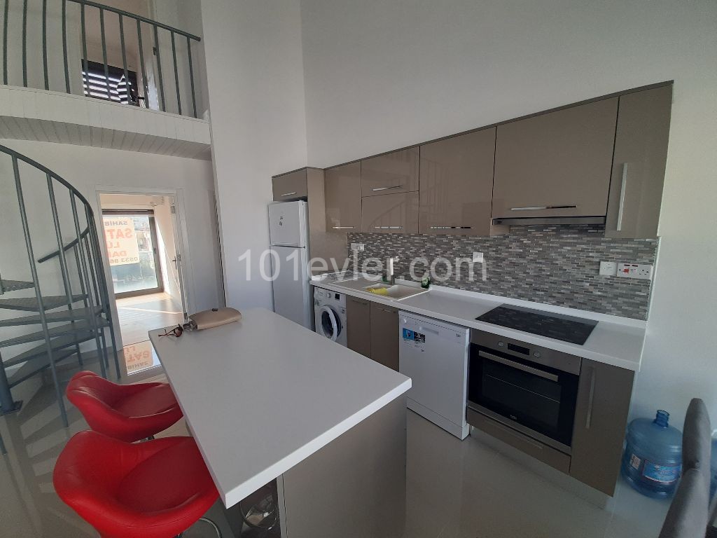 Zu verkaufen 2+1 LUKS DAIRE 115m2 im Zentrum von GIRNE ** 