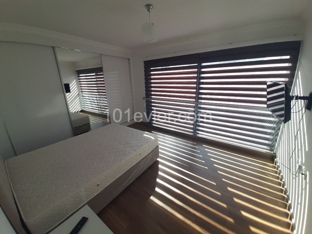 Zu verkaufen 2+1 LUKS DAIRE 115m2 im Zentrum von GIRNE ** 