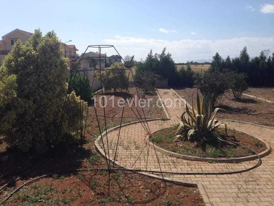 Villa for sale near Iskelese Cesar resort. Equivalent cob in a 2 decare plot