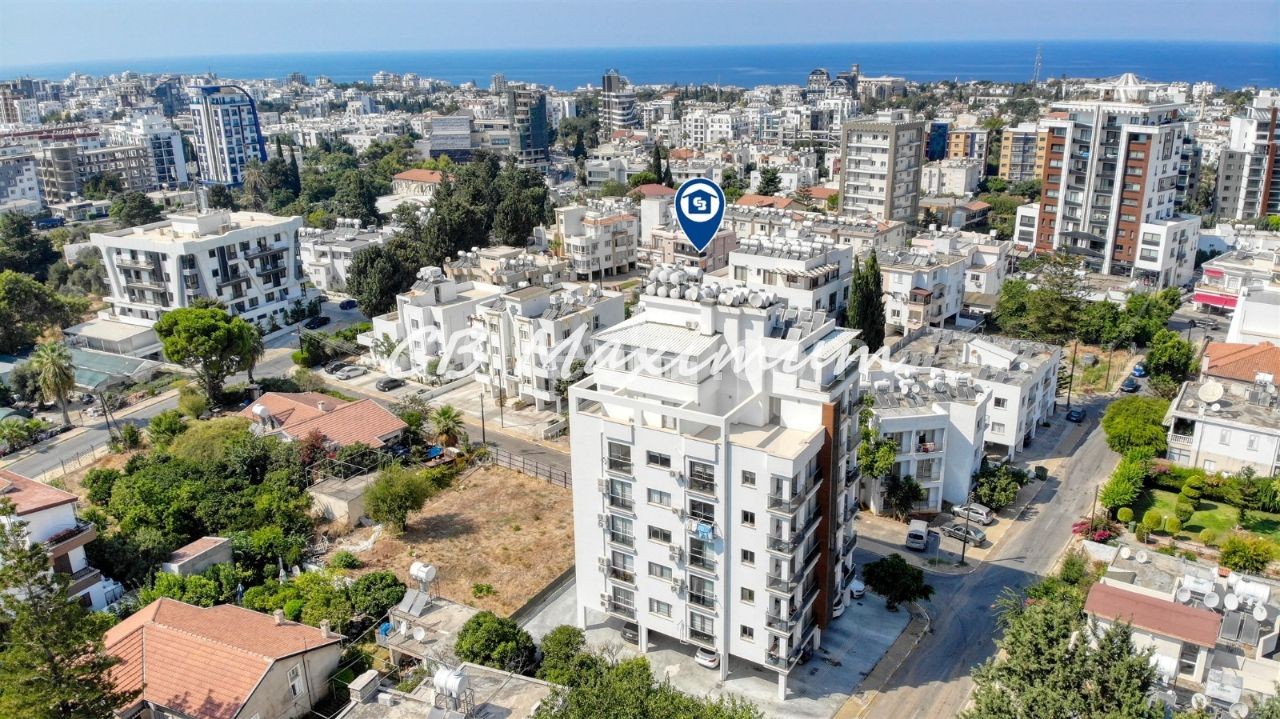 Girne merkezde acil satilik  2+1 yeni apartmanda yeni esyali cok guzel durumda