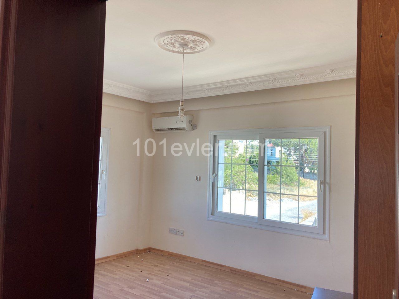 Villa e for rent in Kyrenia Catalkoyde;old 6/2 ** 