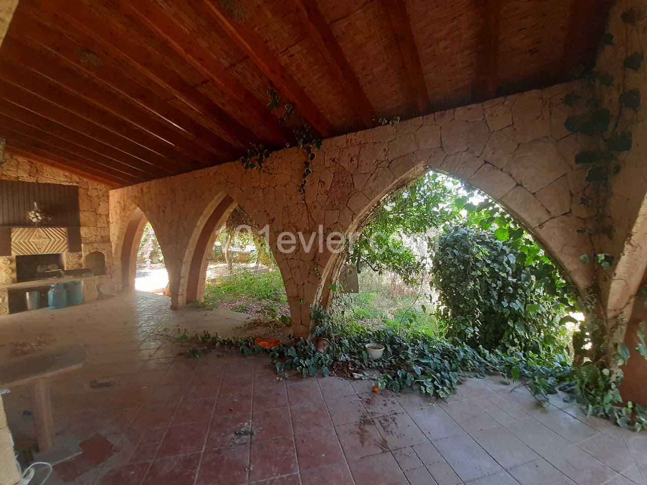 GIRNE MERKEZDE SATILIK VILLA 3+1 GIRNE YUKARI BOLGESINDE