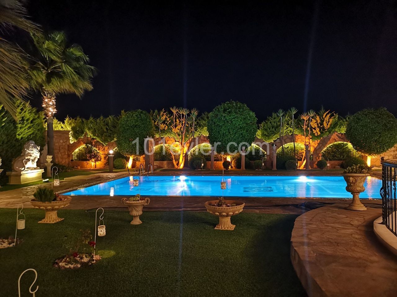 5 + 2 Lux villa Lapta near the sea with mountain views, 6 years old, 400 square meters, 200 meters of terrace, 1450 m2 garden, pool, barbecue, fireplace, billiards, sauna, furnished. Exchange title