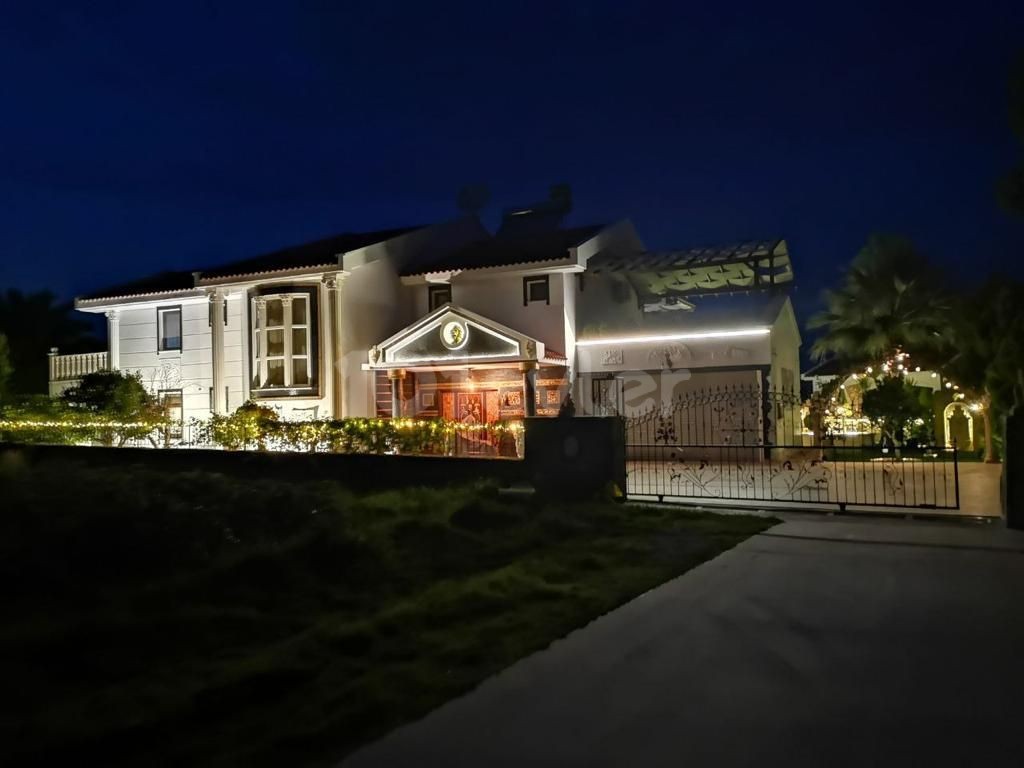 5 + 2 Lu Llogara Villa Lapta mit Blick auf die Berge am Meer, 6 Jahre alt, 400 Quadratmeter, 200 Meter Terrasse, 1450 m2 Garten, Pool, Grill, Kamin, Billard, sauna, Möbliert. Titel ändern ** 