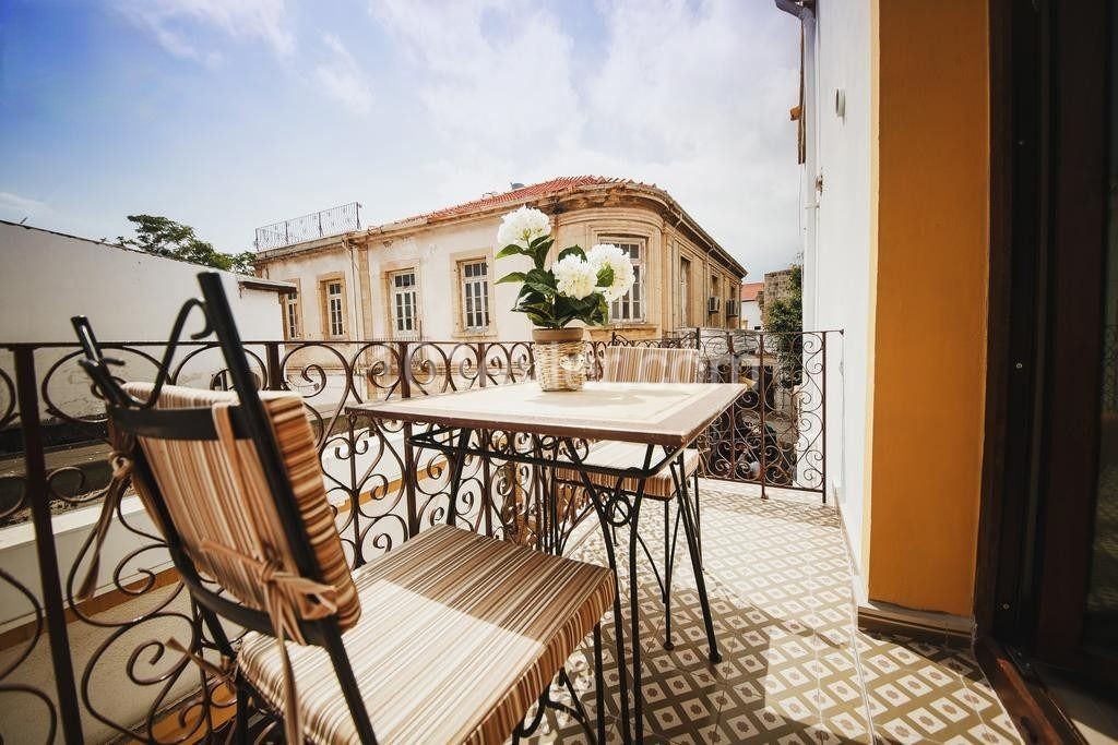 Hotel Girne Liman merkezde. stock. 1 day 65 euro. 2 days 120 euro . breakfast included