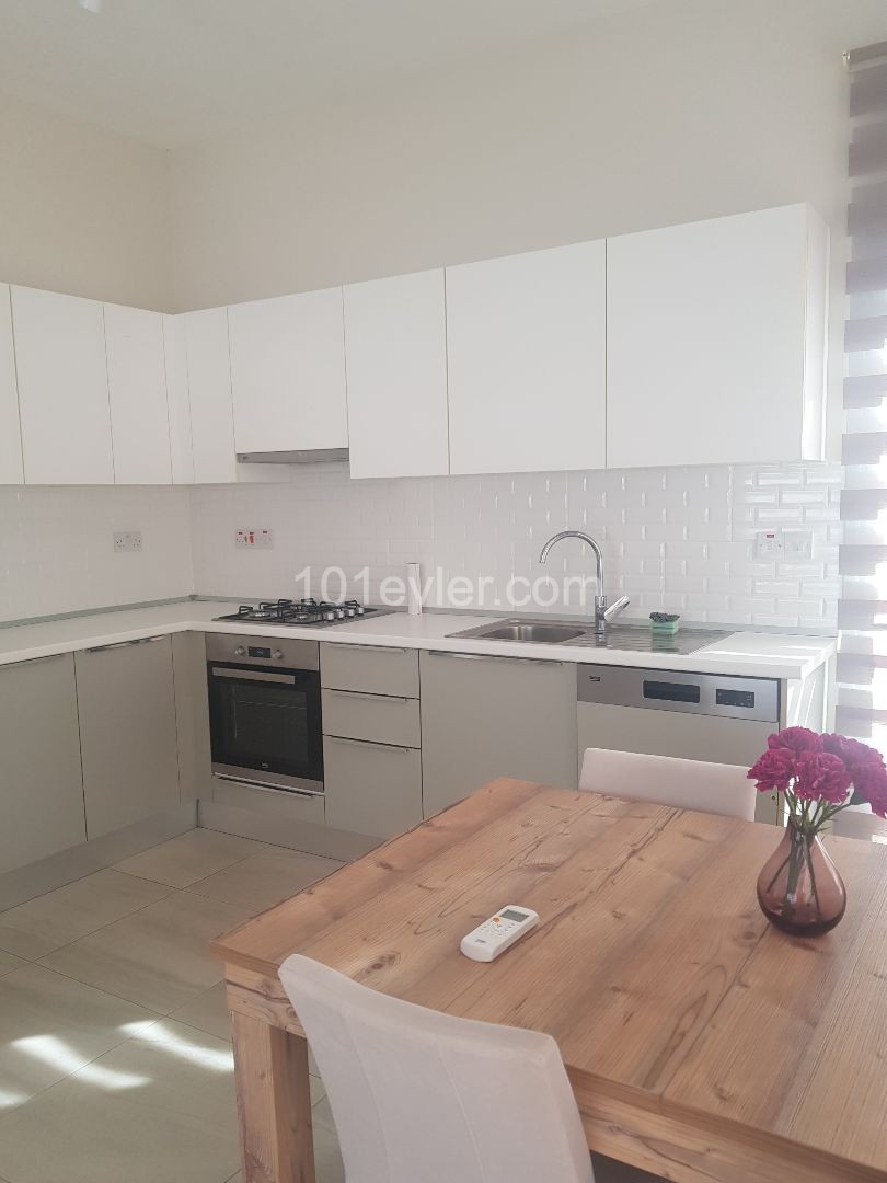 Flat To Rent in Alsancak, Kyrenia