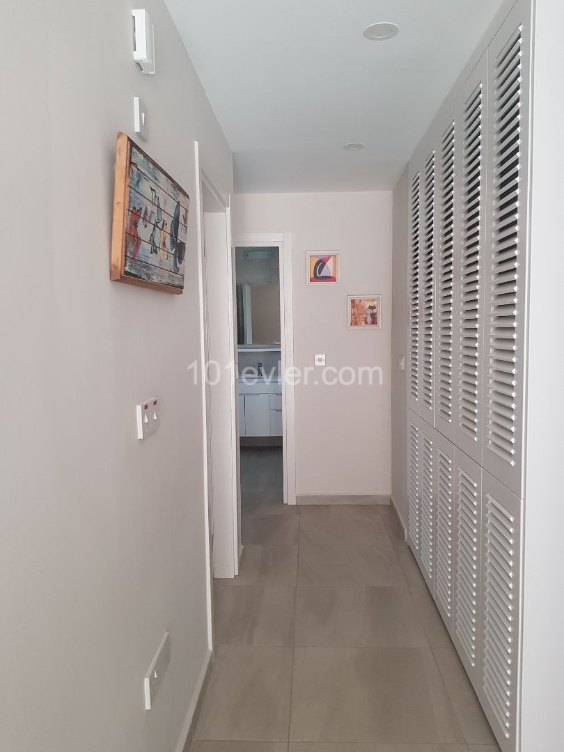 Flat To Rent in Alsancak, Kyrenia