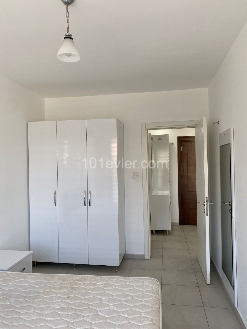 350 GBP WOHNUNG ZU VERMIETEN IM ZENTRUM VON KYRENIA ** 