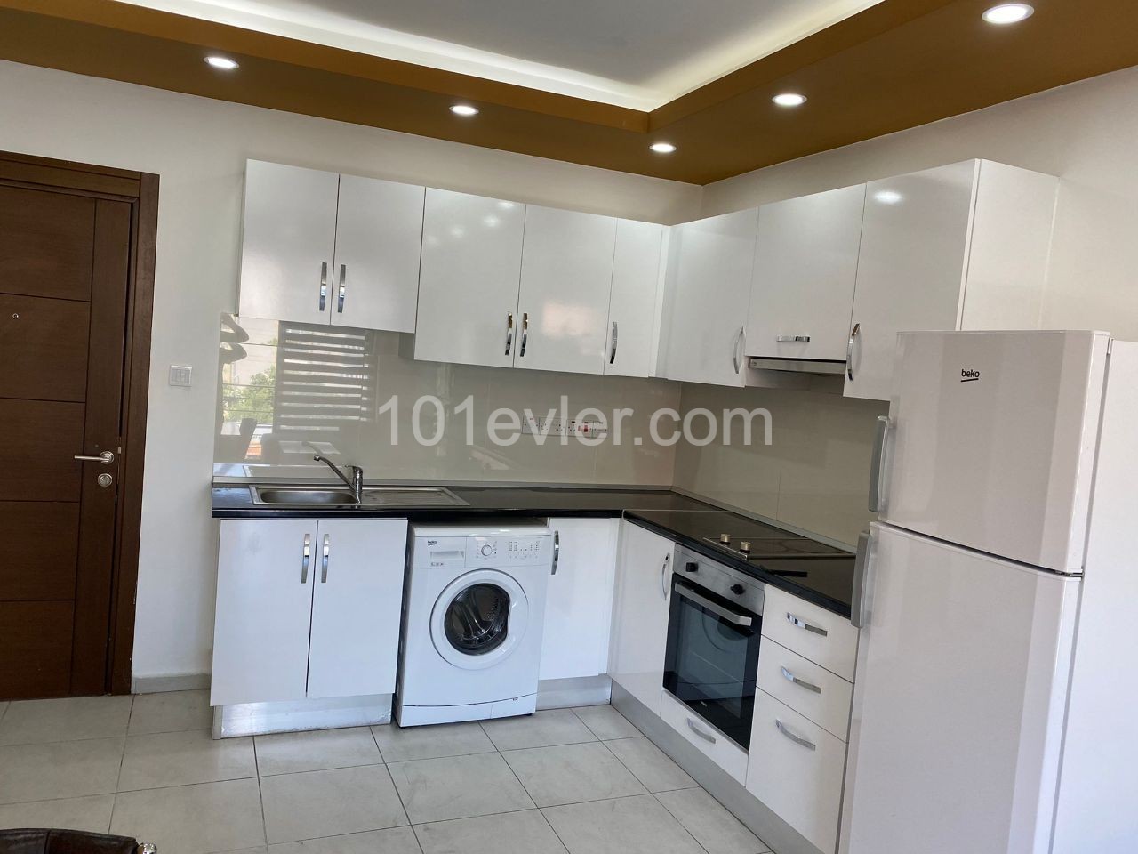 350 GBP APARTMENT FOR RENT IN THE CENTER OF KYRENIA ** 