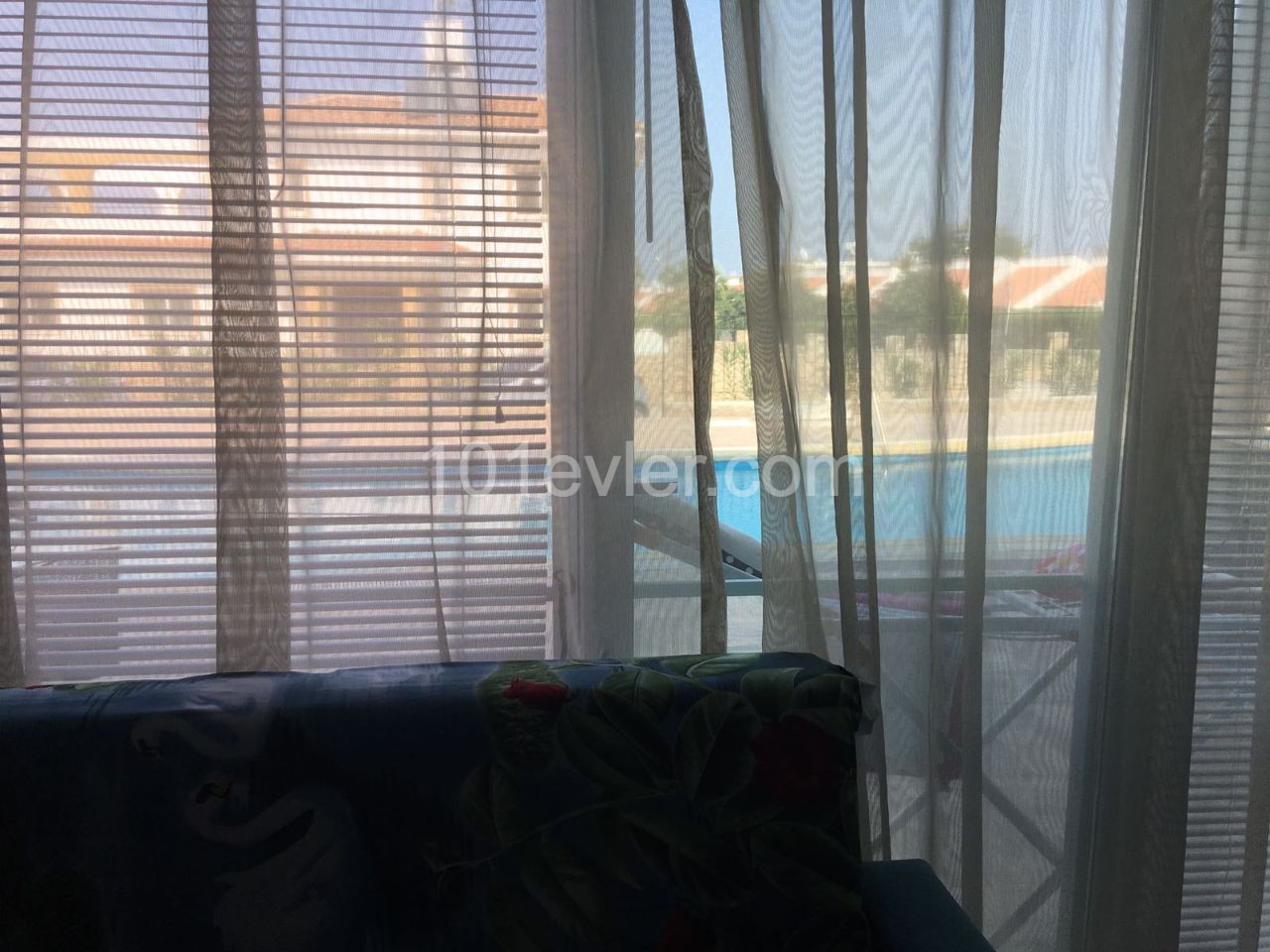 For sale Kyrenia-Alsancak 1+1, fully furnished, air-conditioned, has a terrace, half park, 42 square meters, first floor, in a complex with pool, 8 years building, equivalent to your husband.