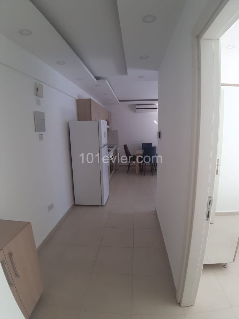 Girne merkezde kiralık 2+1 eşyalı. 2 deposit 1 Kira 1 hiizmet bedeli